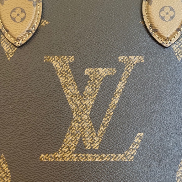 Louis Vuitton, MM On the go Tote with first edition monogram straps - Picture 5 of 15